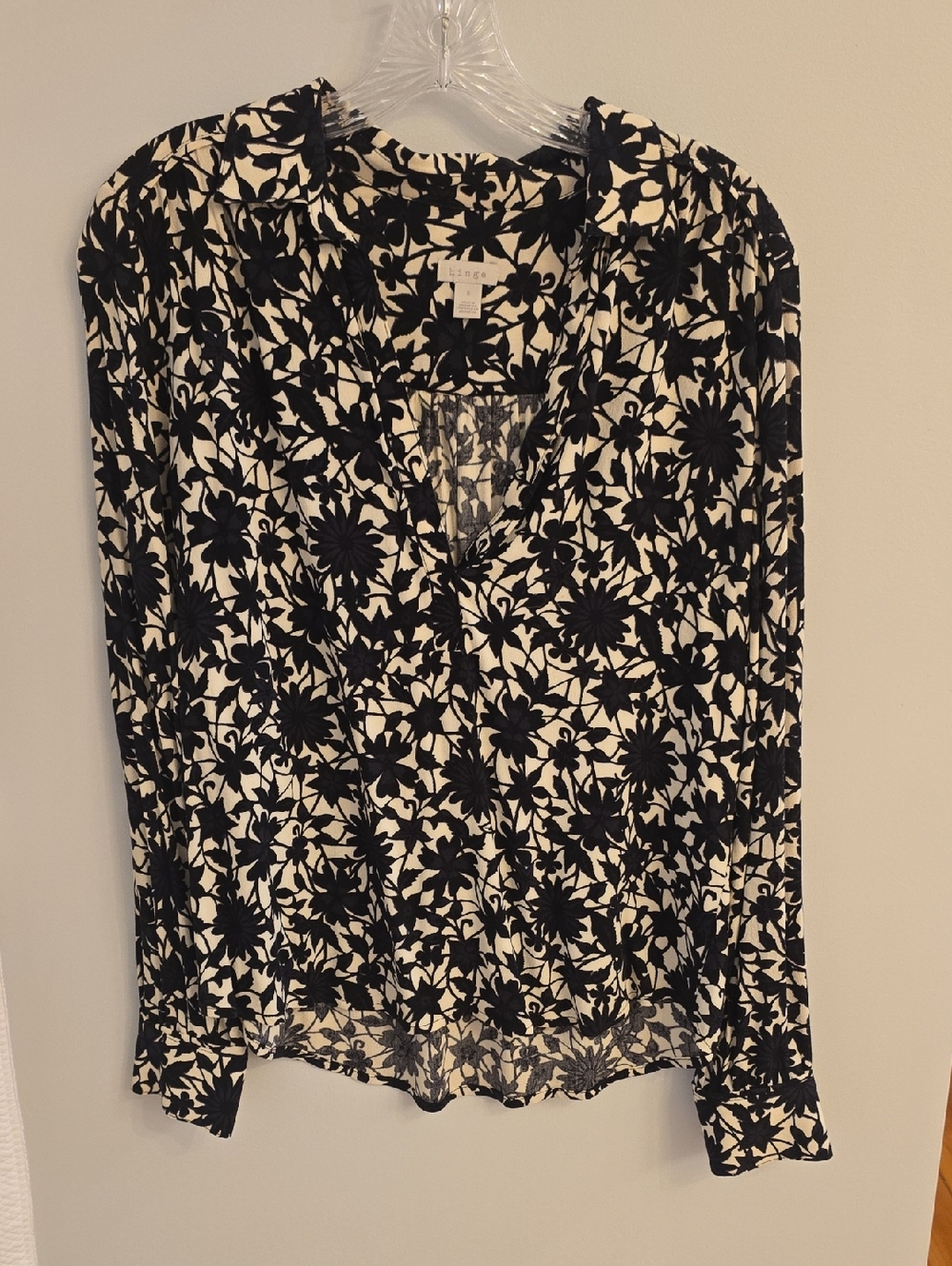 [BRAND NEW] Black & White Floral Long-Sleeve Blouse